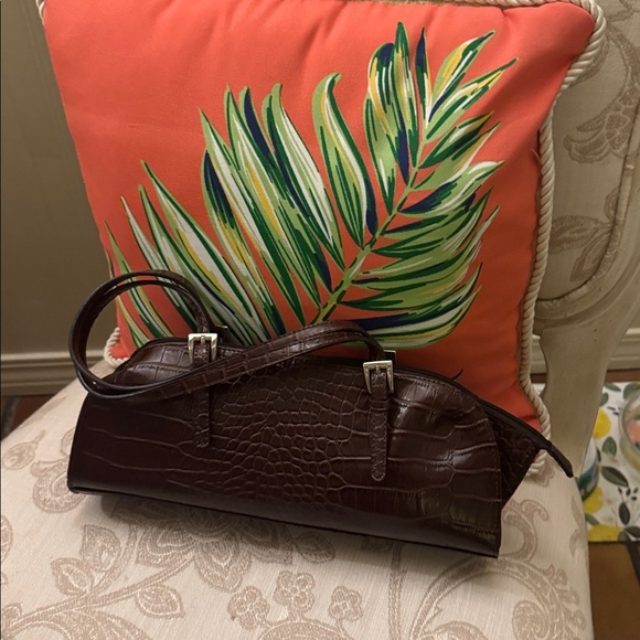 Cutest Baguette ! Bisou Bisou Dark Brown Croc🐊 - Picture 5 of 10